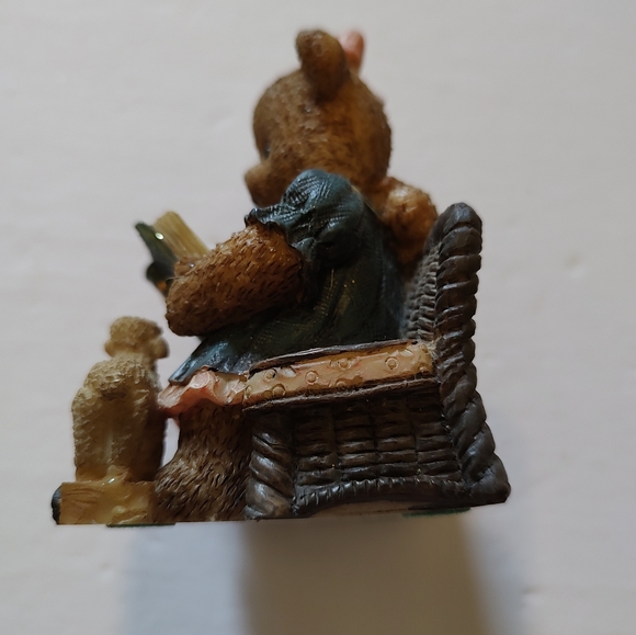 Berry Hill Bears Sharing the Word Young's Inc Girl Bears Reading the Bible - Picture 3 of 6